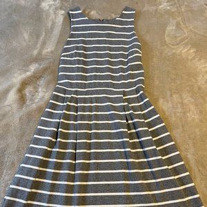 Ann Taylor Loft Striped Gray and White Sleeveless Dress 6